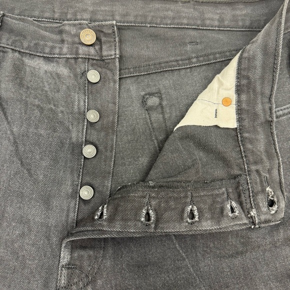 Levi’s 501 Jeans Button Fly Men’s Size 42 x 32 Black Straight Leg Denim - Picture 7 of 14